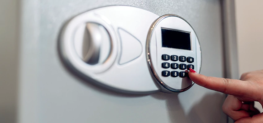 Jewelry Safe Cracking in Vincent, California